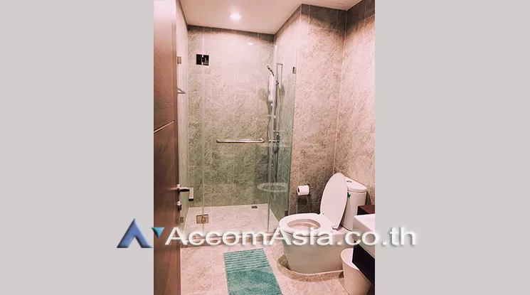  2 Bedrooms  Condominium For Rent in Sukhumvit, Bangkok  near BTS Ekkamai (AA25327)