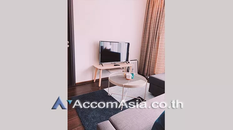  2 Bedrooms  Condominium For Rent in Sukhumvit, Bangkok  near BTS Ekkamai (AA25327)