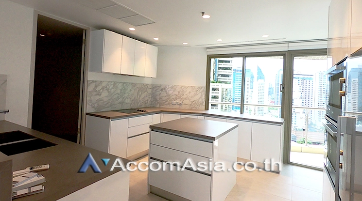 Big Balcony, Pet friendly |  4 Bedrooms  Condominium For Rent in Sukhumvit, Bangkok  near BTS Asok - MRT Sukhumvit (AA25341)