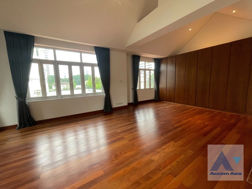 8  4 br House For Rent in Sukhumvit ,Bangkok BTS Phrom Phong AA25344