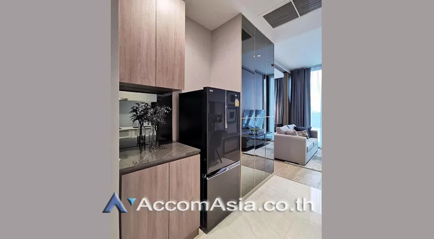  1 Bedroom  Condominium For Rent in Silom, Bangkok  near BTS Chong Nonsi (AA25378)