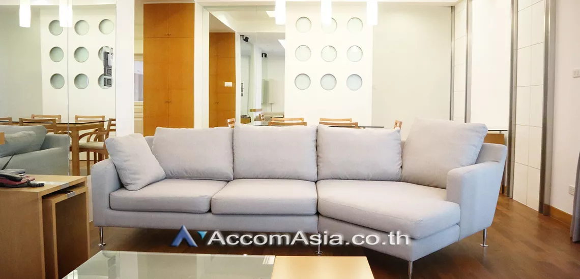 Pet friendly |  2 Bedrooms  Condominium For Rent in Ploenchit, Bangkok  near BTS Chitlom (AA25425)