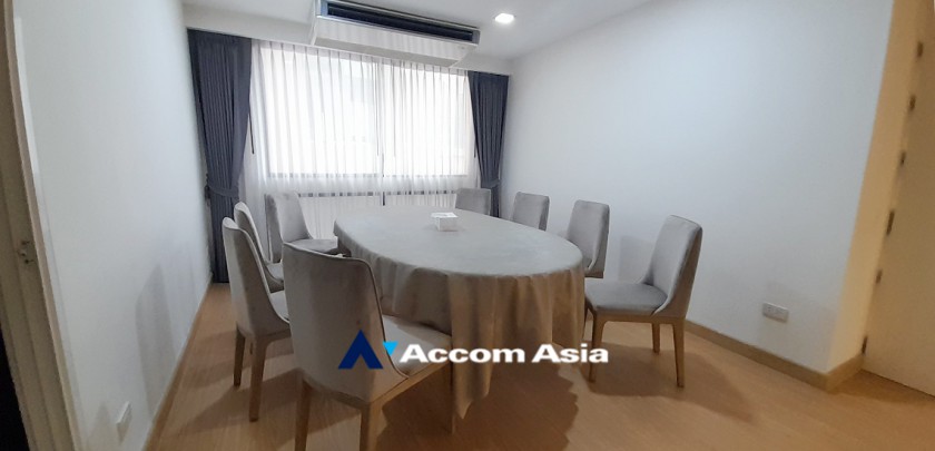 Pet friendly |  3 Bedrooms  Condominium For Rent & Sale in Sukhumvit, Bangkok  near BTS Phrom Phong (AA25429)