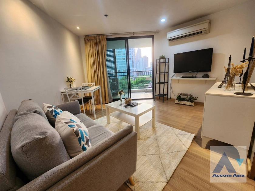  1 Bedroom  Condominium For Rent in Sukhumvit, Bangkok  near BTS Thong Lo (AA25435)