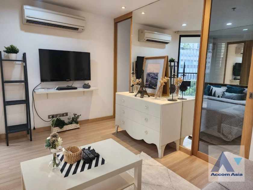  1 Bedroom  Condominium For Rent in Sukhumvit, Bangkok  near BTS Thong Lo (AA25435)