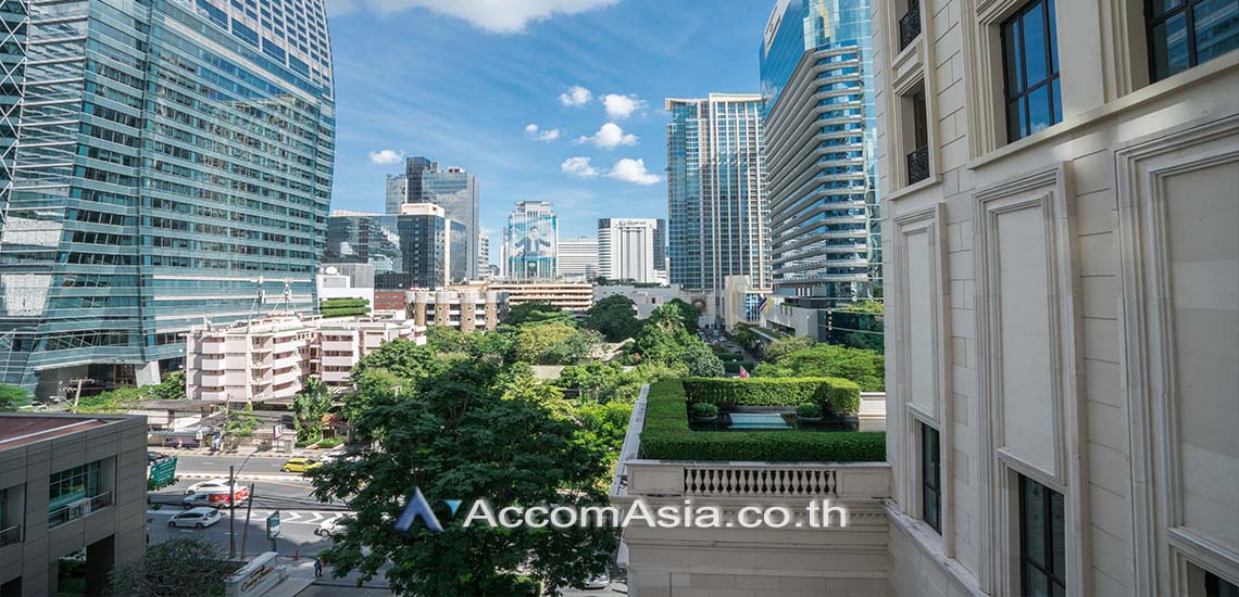 Big Balcony, Duplex Condo |  3 Bedrooms  Condominium For Sale in Ploenchit, Bangkok  near BTS Ploenchit (AA25479)