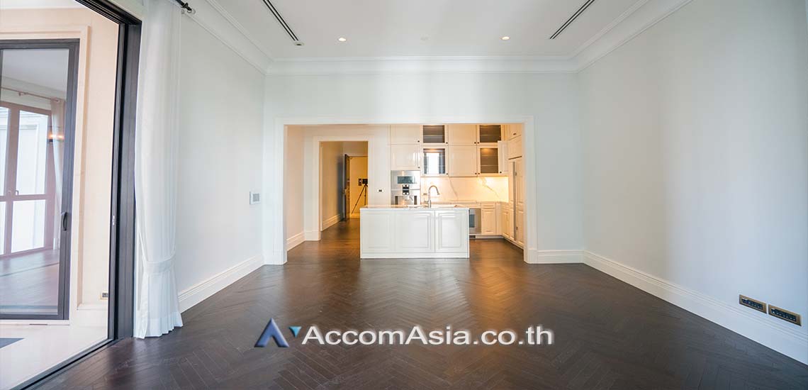 Big Balcony, Duplex Condo |  3 Bedrooms  Condominium For Sale in Ploenchit, Bangkok  near BTS Ploenchit (AA25479)