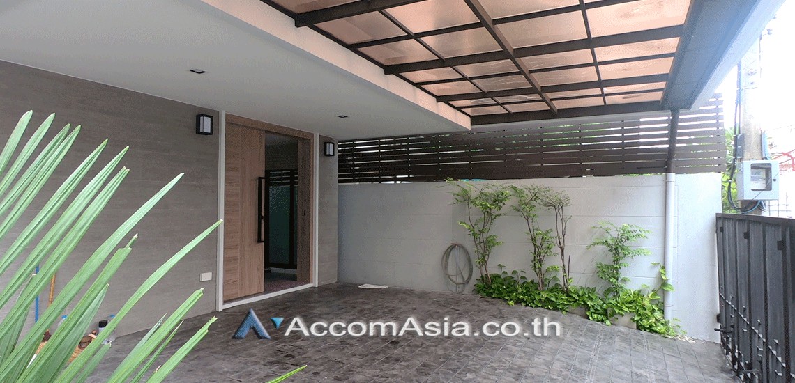 22  3 br House for rent and sale in Sukhumvit ,Bangkok BTS Ekkamai - BTS Phra khanong AA25483