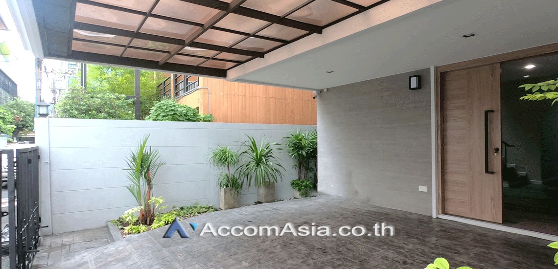 23  3 br House for rent and sale in Sukhumvit ,Bangkok BTS Ekkamai - BTS Phra khanong AA25483