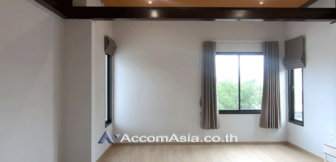 12  3 br House for rent and sale in Sukhumvit ,Bangkok BTS Ekkamai - BTS Phra khanong AA25483