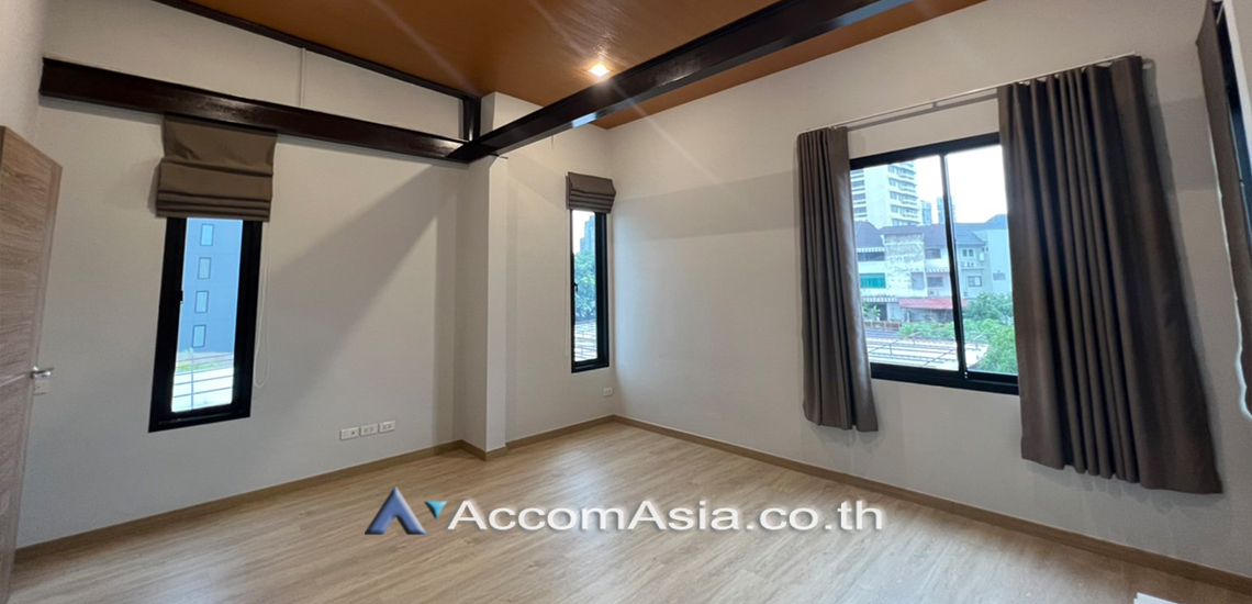 9  3 br House for rent and sale in Sukhumvit ,Bangkok BTS Ekkamai - BTS Phra khanong AA25483