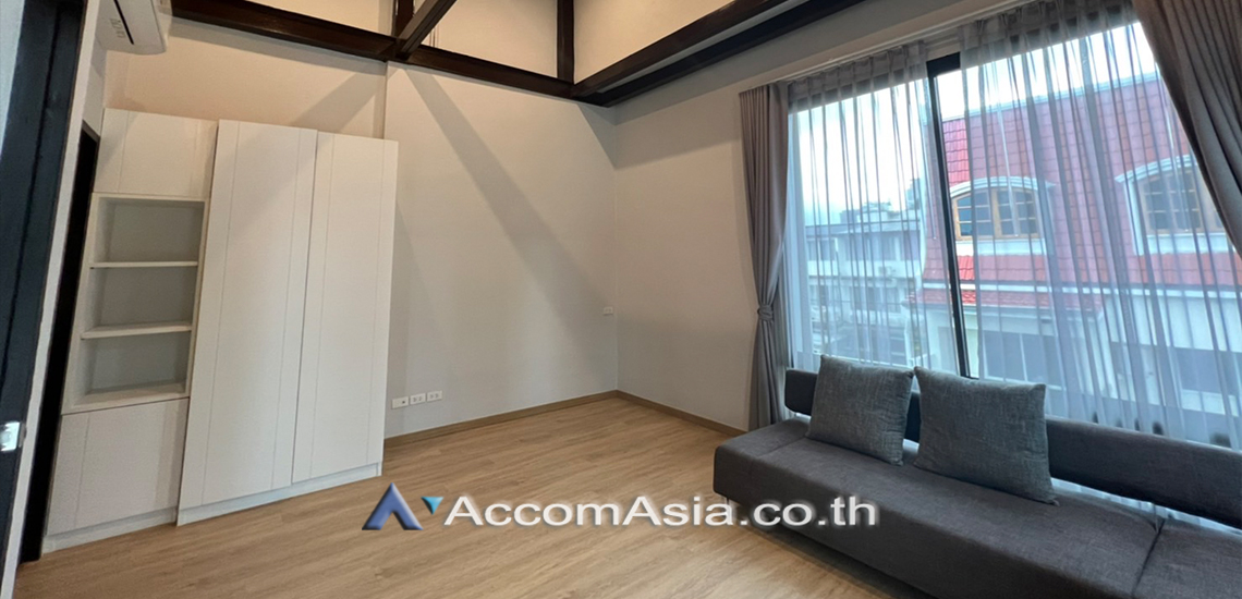 10  3 br House for rent and sale in Sukhumvit ,Bangkok BTS Ekkamai - BTS Phra khanong AA25483