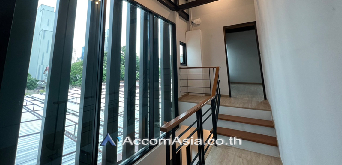 8  3 br House for rent and sale in Sukhumvit ,Bangkok BTS Ekkamai - BTS Phra khanong AA25483