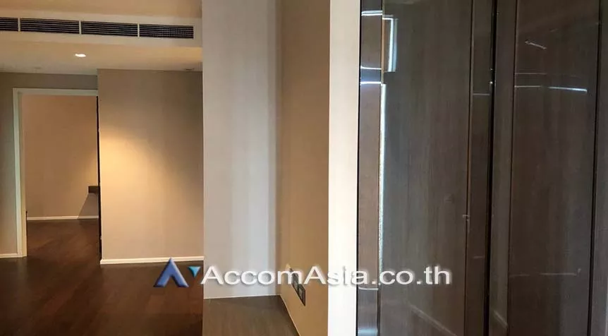  1 Bedroom  Condominium For Rent in Sukhumvit, Bangkok  near BTS Phrom Phong (AA25510)