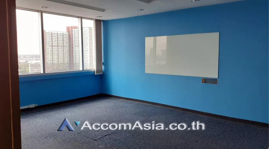  Office space For Rent in Sukhumvit, Bangkok  near BTS Ekkamai (AA25545)