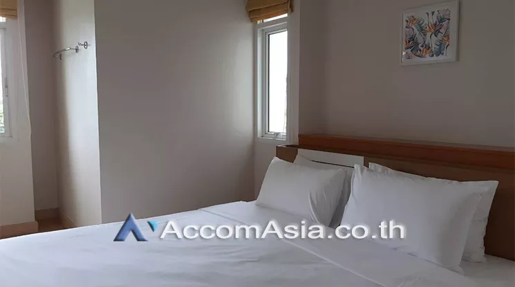  2 Bedrooms  Apartment For Rent in Sukhumvit, Bangkok  near BTS Phrom Phong (AA25547)