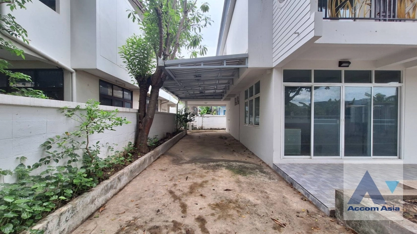 24  3 br House for rent and sale in sukhumvit ,Bangkok BTS Phra khanong AA25551