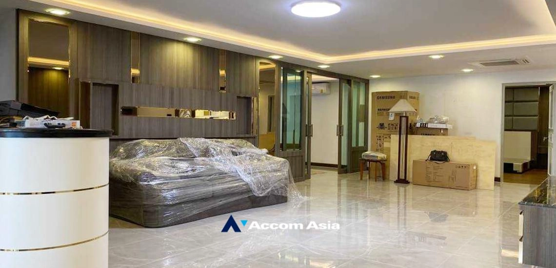 Pet friendly |  3 Bedrooms  Condominium For Rent in Sukhumvit, Bangkok  near BTS Phrom Phong (AA25592)