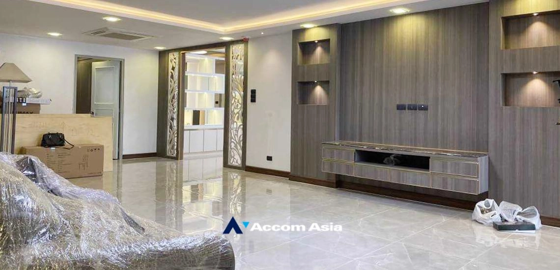 Pet friendly |  3 Bedrooms  Condominium For Rent in Sukhumvit, Bangkok  near BTS Phrom Phong (AA25592)