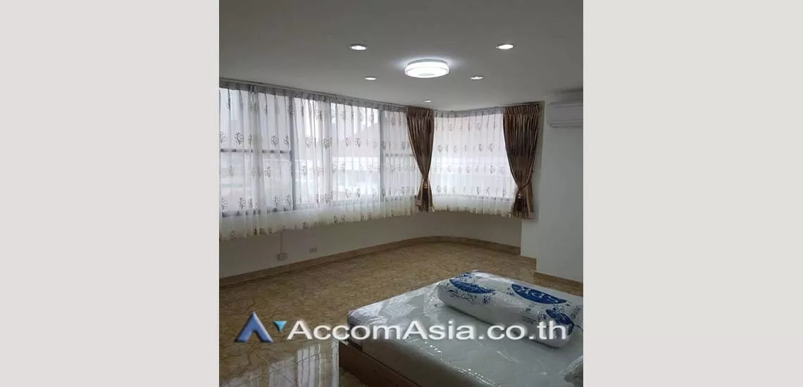  3 Bedrooms  Condominium For Rent in Sukhumvit, Bangkok  near BTS Asok - MRT Sukhumvit (AA25598)