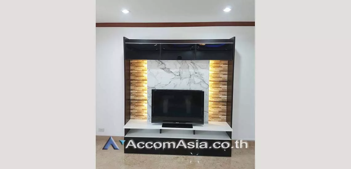  3 Bedrooms  Condominium For Rent in Sukhumvit, Bangkok  near BTS Asok - MRT Sukhumvit (AA25598)