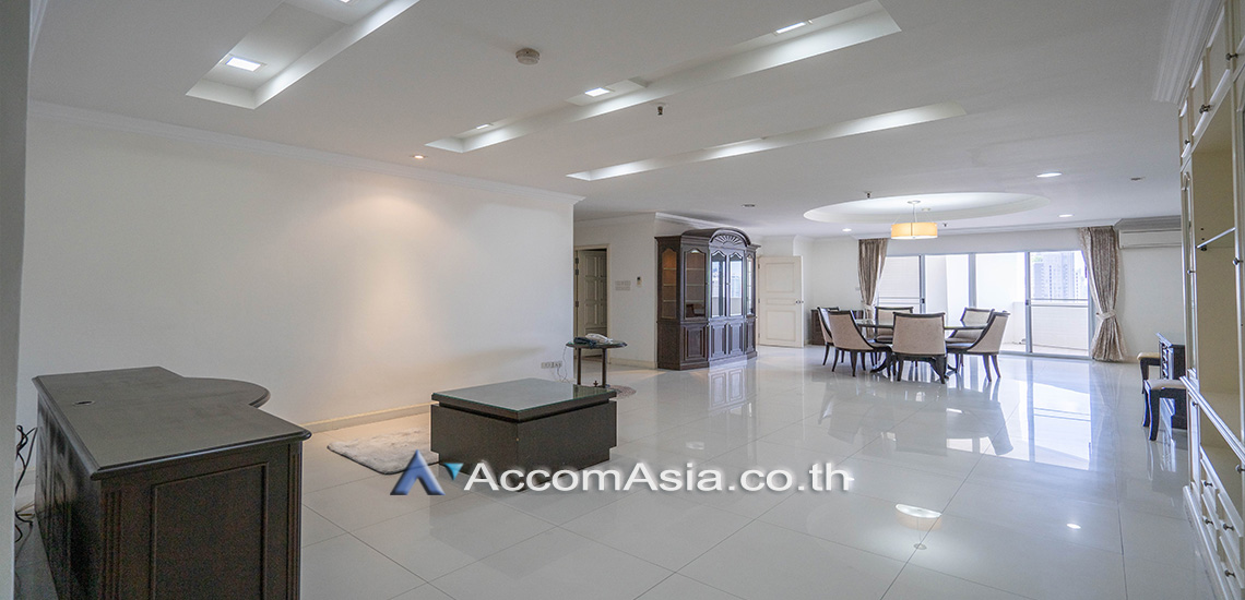 Pet friendly |  3 Bedrooms  Condominium For Rent in Sukhumvit, Bangkok  near BTS Thong Lo (AA25609)