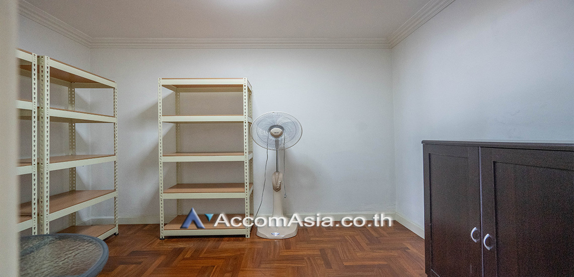 Pet friendly |  3 Bedrooms  Condominium For Rent in Sukhumvit, Bangkok  near BTS Thong Lo (AA25609)