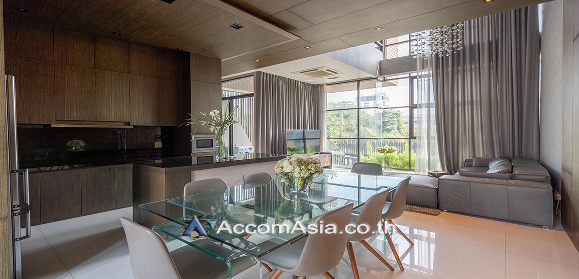 Private Swimming Pool townhouse for rent in Sukhumvit, Bangkok Code AA25612