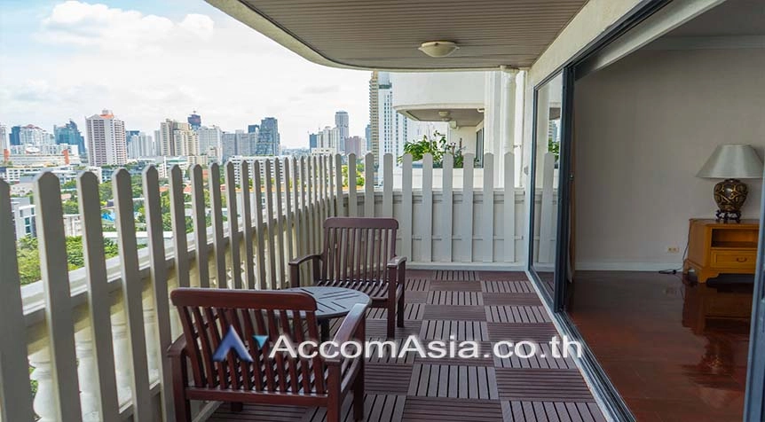 Pet friendly |  4 Bedrooms  Apartment For Rent in Sukhumvit, Bangkok  near BTS Phrom Phong (AA25662)