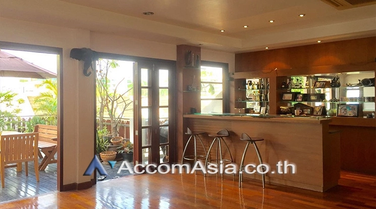 Home Office, Pet friendly |  4 Bedrooms  Townhouse For Rent & Sale in Sukhumvit, Bangkok  near BTS Phrom Phong (AA25719)