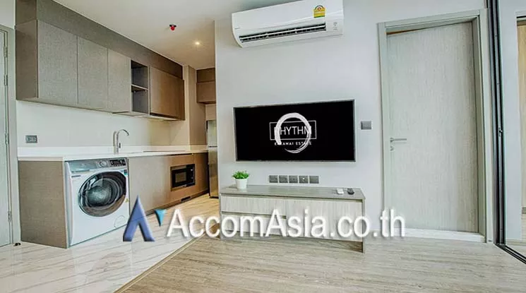  1 Bedroom  Condominium For Rent in Sukhumvit, Bangkok  near BTS Ekkamai (AA25741)