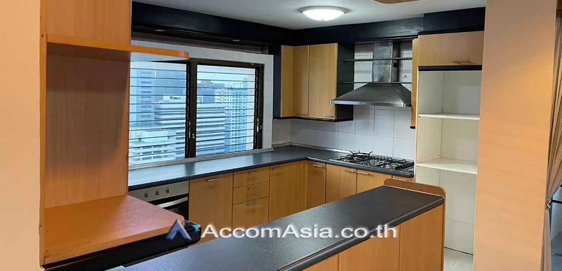  3 Bedrooms  Condominium For Rent in Sukhumvit, Bangkok  near BTS Asok - MRT Sukhumvit (24028)