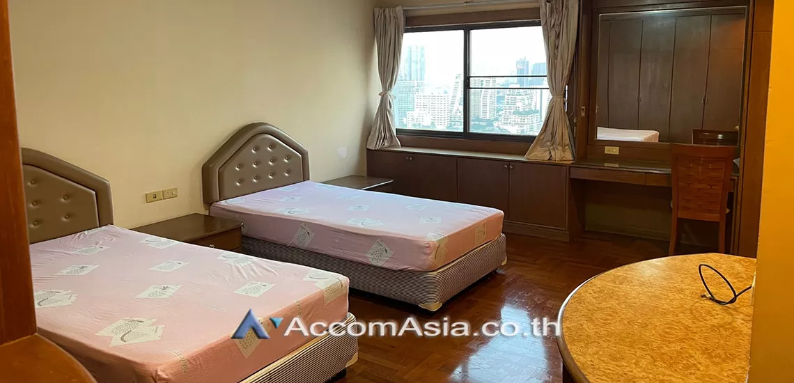  3 Bedrooms  Condominium For Rent in Sukhumvit, Bangkok  near BTS Asok - MRT Sukhumvit (24028)