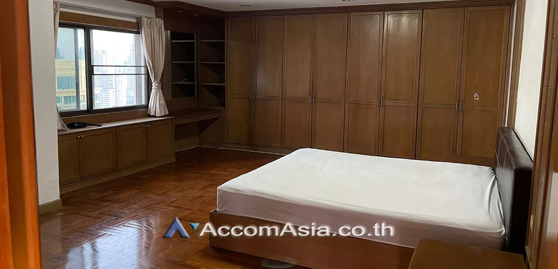  3 Bedrooms  Condominium For Rent in Sukhumvit, Bangkok  near BTS Asok - MRT Sukhumvit (24028)