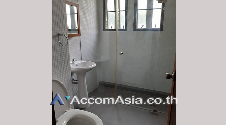 6  2 br Apartment For Rent in Ploenchit ,Bangkok BTS Ploenchit at Comfortable living Apartment AA25772