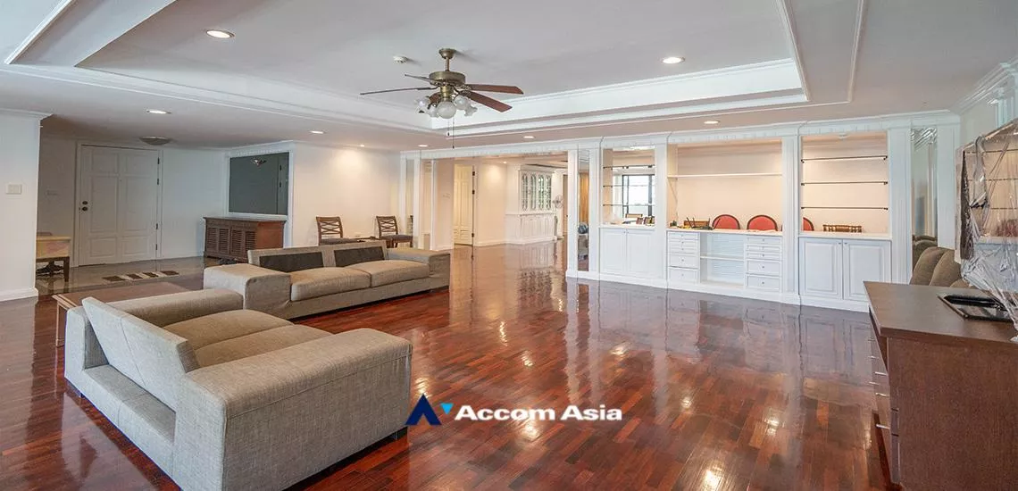 Pet friendly |  3 Bedrooms  Apartment For Rent in Sukhumvit, Bangkok  near BTS Asok - MRT Sukhumvit (AA25782)