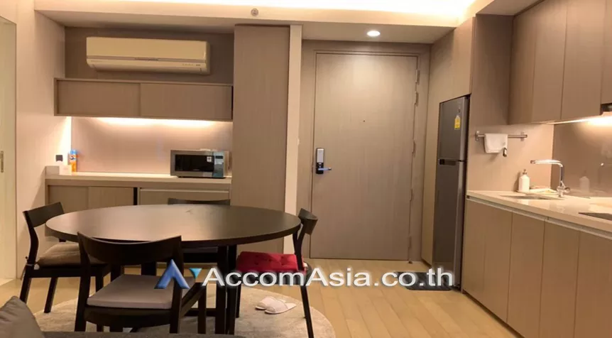  1 Bedroom  Condominium For Rent in Sukhumvit, Bangkok  near BTS Ekkamai (AA25794)