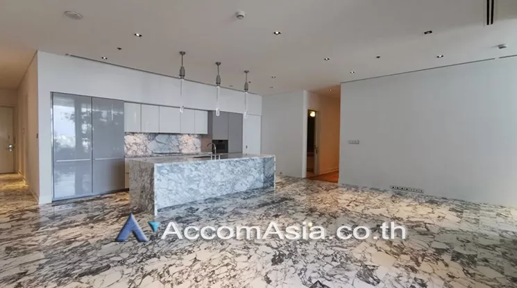  3 Bedrooms  Condominium For Rent in Silom, Bangkok  near BTS Chong Nonsi (AA25801)