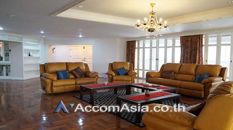 Huge 4 bedrooms unit at Inter condominium with spacious balcony 9 mins to Nana BTS