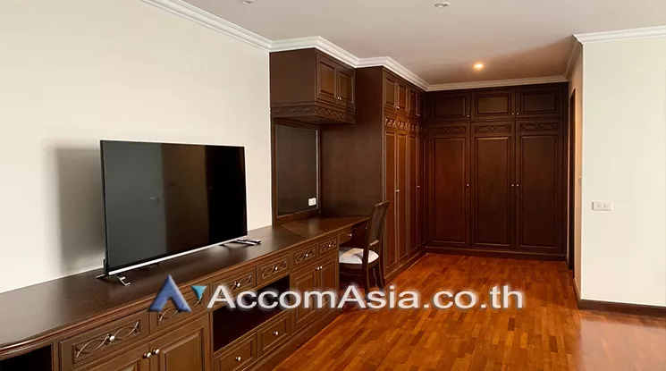 Big Balcony |  3 Bedrooms  Condominium For Rent in Sukhumvit, Bangkok  near BTS Nana (AA25818)