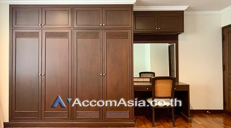 Big Balcony |  3 Bedrooms  Condominium For Rent in Sukhumvit, Bangkok  near BTS Nana (AA25818)