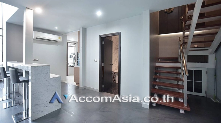  3 Bedrooms  Condominium For Rent & Sale in Sukhumvit, Bangkok  near BTS Phrom Phong (AA25823)