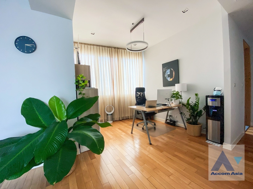  1  2 br Condominium For Sale in Sukhumvit ,Bangkok BTS Asok - MRT Sukhumvit at Millennium Residence @ Sukhumvit AA25844