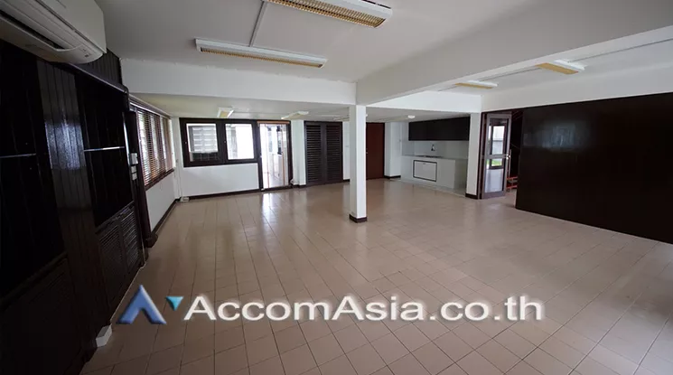  1  3 br House For Rent in Sukhumvit ,Bangkok BTS Ekkamai AA25847