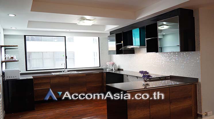 Pet friendly |  3 Bedrooms  Condominium For Rent & Sale in Sukhumvit, Bangkok  near BTS Phrom Phong (AA25851)