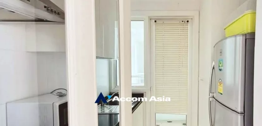  1 Bedroom  Condominium For Sale in Sukhumvit, Bangkok  near BTS Phrom Phong (AA25852)