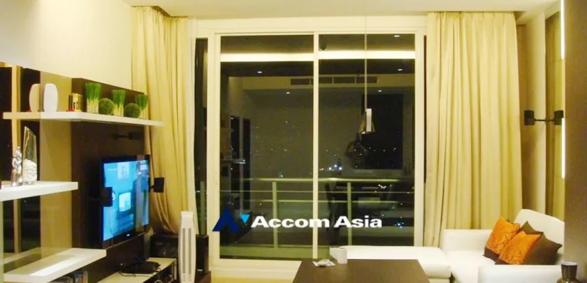  1 Bedroom  Condominium For Sale in Sukhumvit, Bangkok  near BTS Thong Lo (AA25880)
