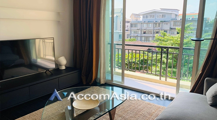  1 Bedroom  Condominium For Rent in Ploenchit, Bangkok  near BTS Ploenchit (AA25892)