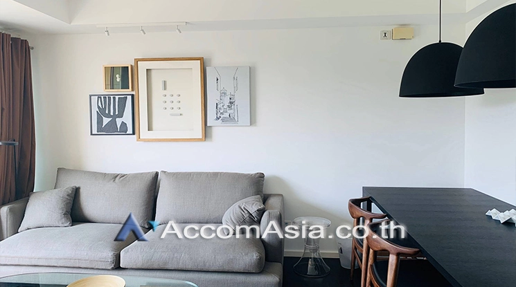  1 Bedroom  Condominium For Rent in Ploenchit, Bangkok  near BTS Ploenchit (AA25892)