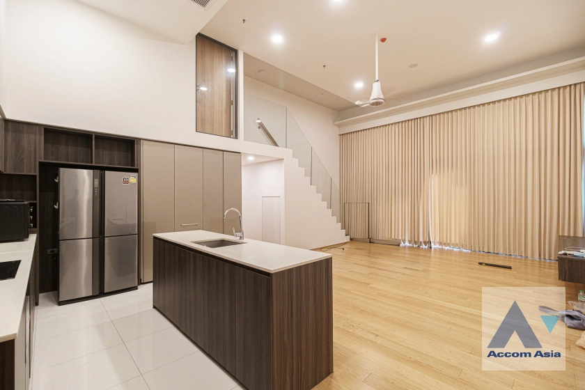 Double High Ceiling, Duplex Condo |  3 Bedrooms  Condominium For Rent in Sukhumvit, Bangkok  near BTS Phrom Phong - MRT Sukhumvit (AA25901)